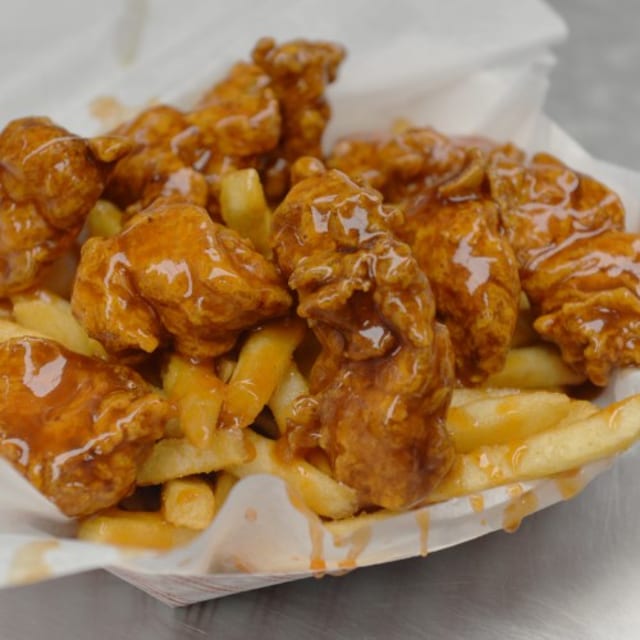 15 Pcs Boneless Wings with Fries.