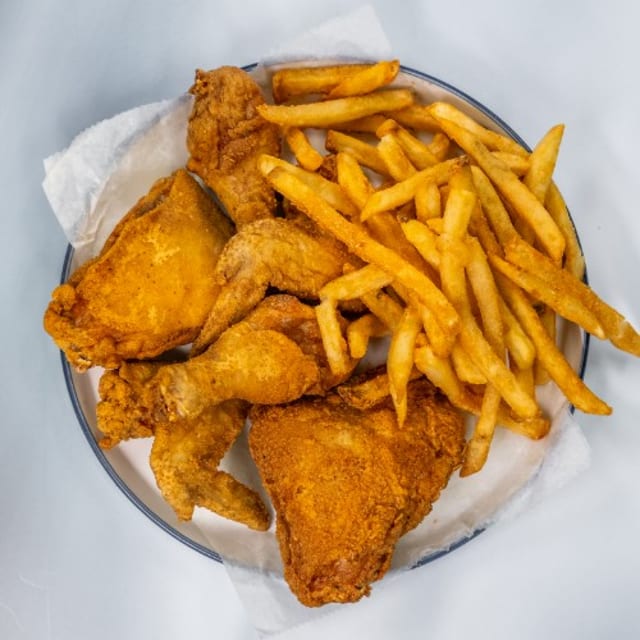 6 Pieces Chicken Mix & Fries.