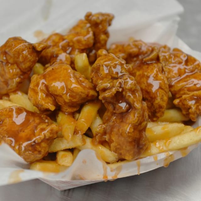 8 Pcs Boneless Wings with Fries.