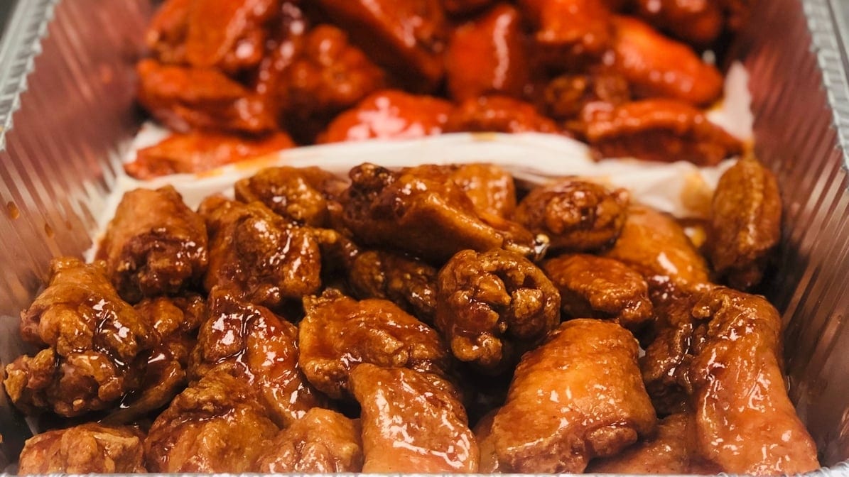 40 1/2 Wings Buffalo/Honey BBQ.